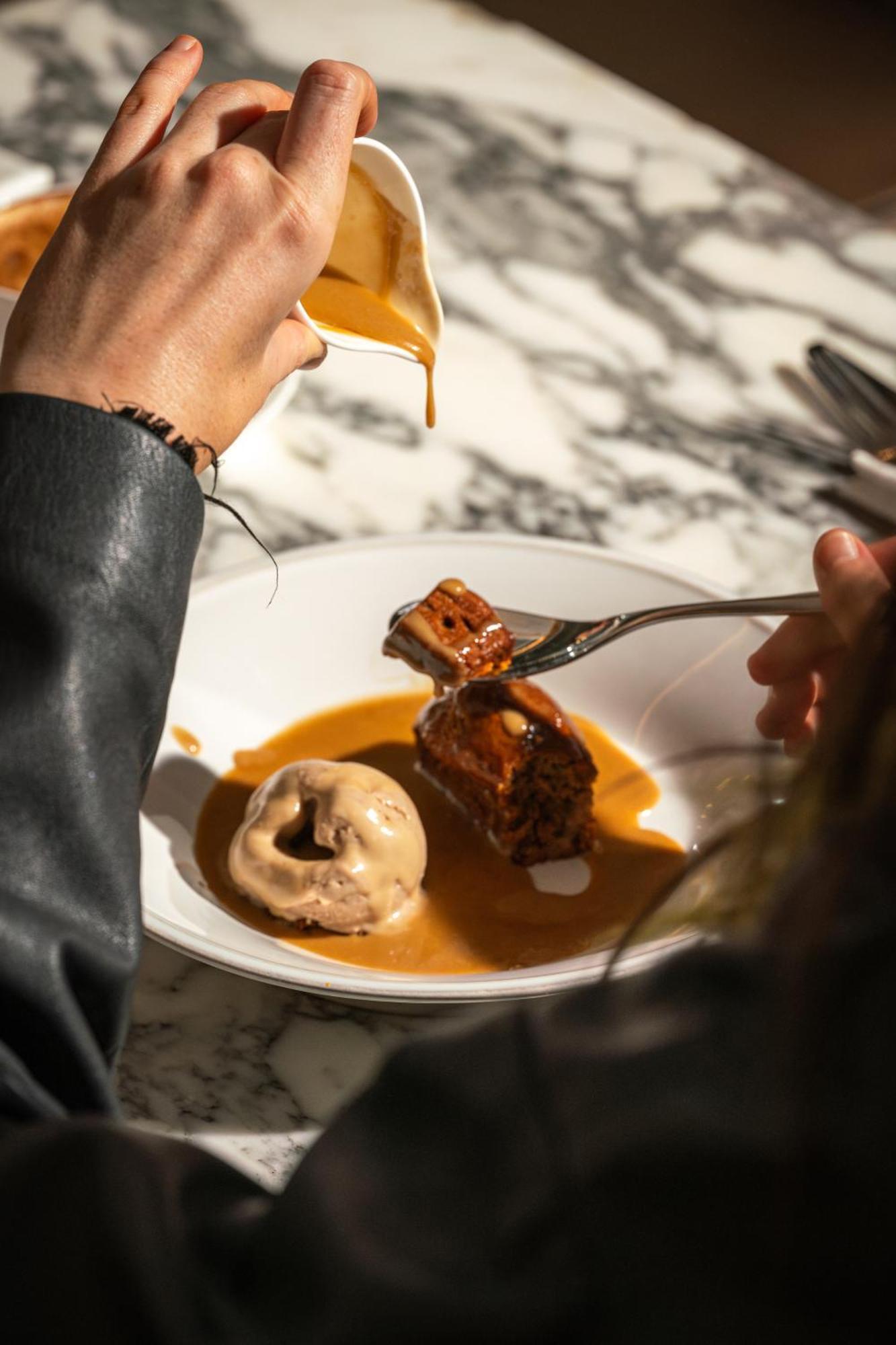 Sanderson Londra Exterior foto A dish of foie gras and ice cream